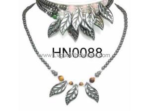 Assorted Colored Semi precious Chip Stone Beads Hematite Leaf Beads Stone Chain Choker Fashion Women Necklace